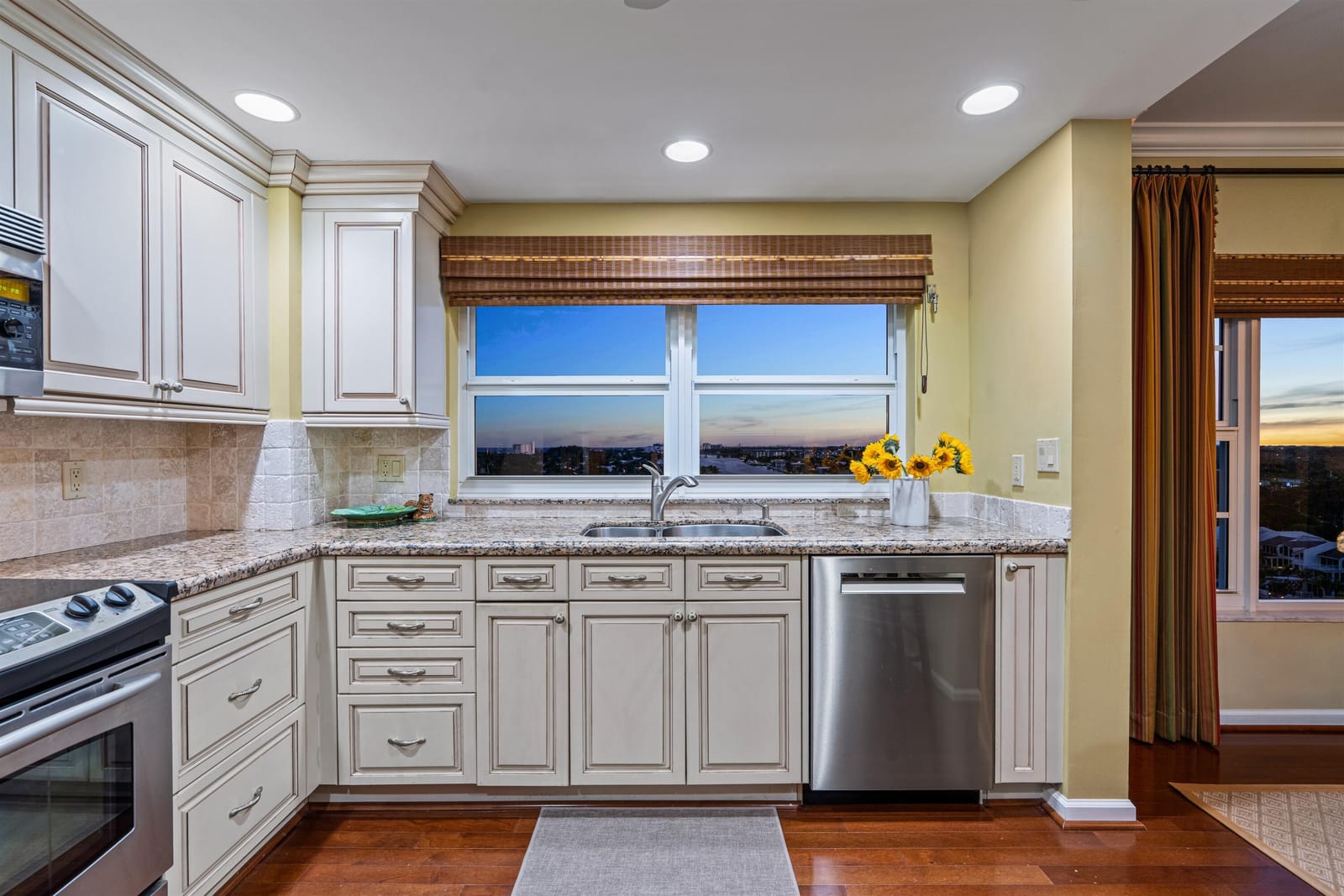 400 Seasage Drive 1101 — photo 12