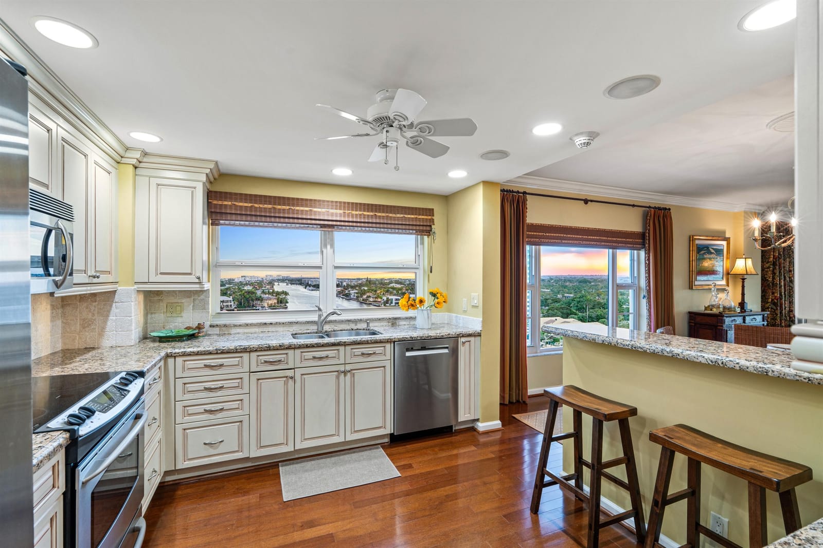 400 Seasage Drive 1101 — photo 10