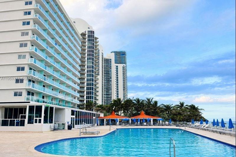 19201 Collins Avenue 707 — photo 2