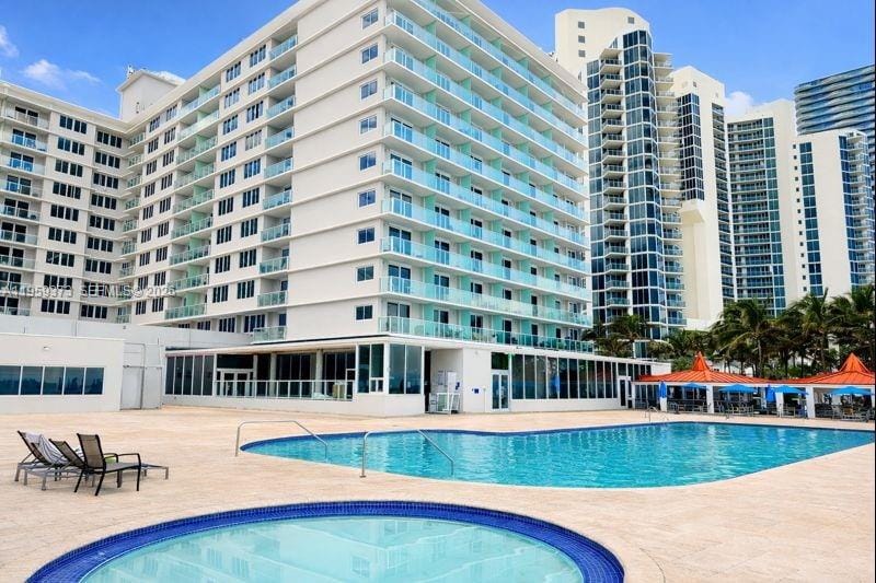 19201 Collins Avenue 707 — photo 10
