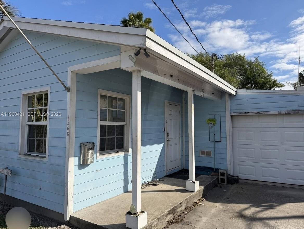 1568 NE 35th Street, Oakland Park, FL 33334 photo 4