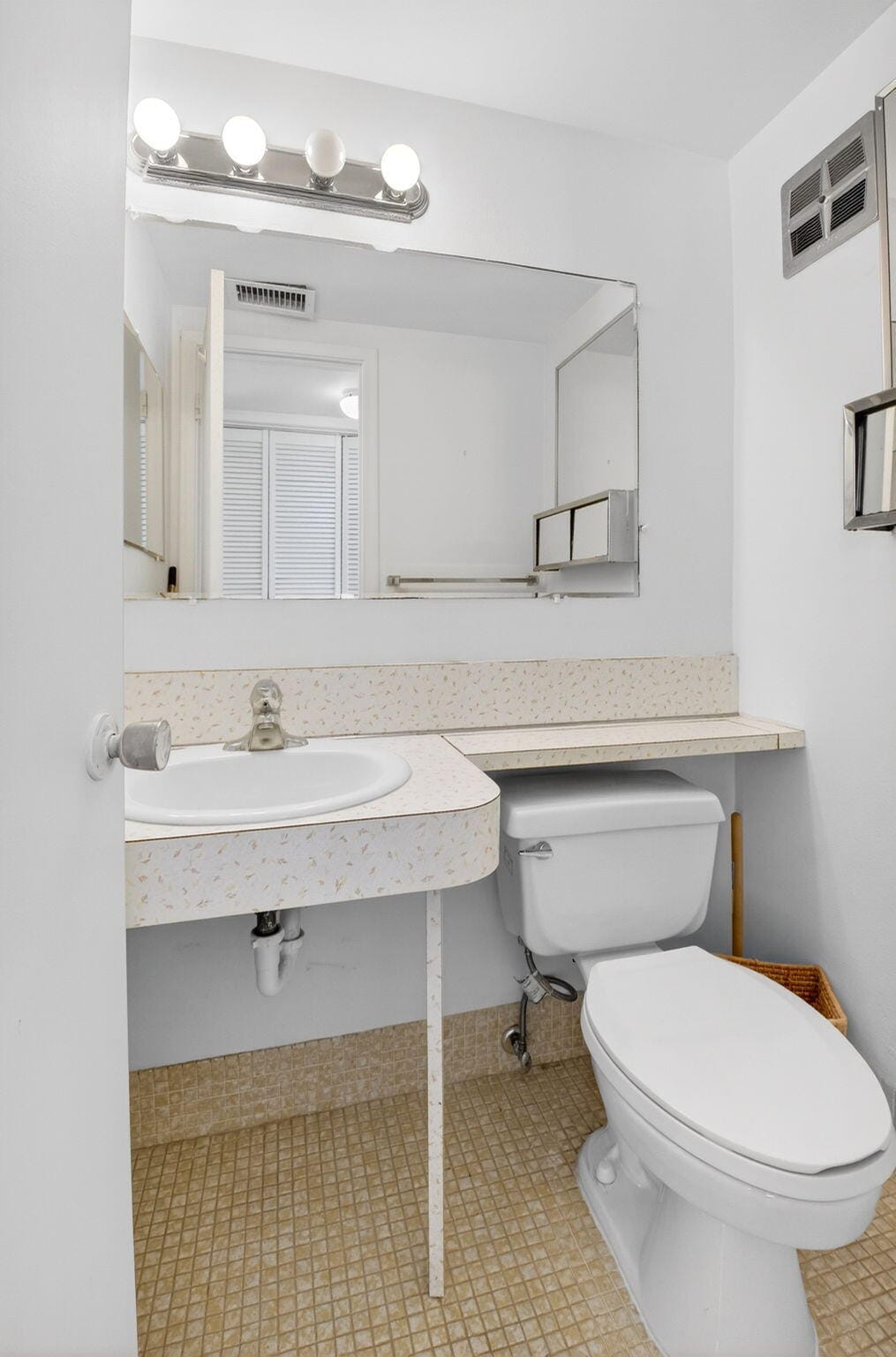 480 Horizon W 205, Boynton Beach, FL 33435 photo 22