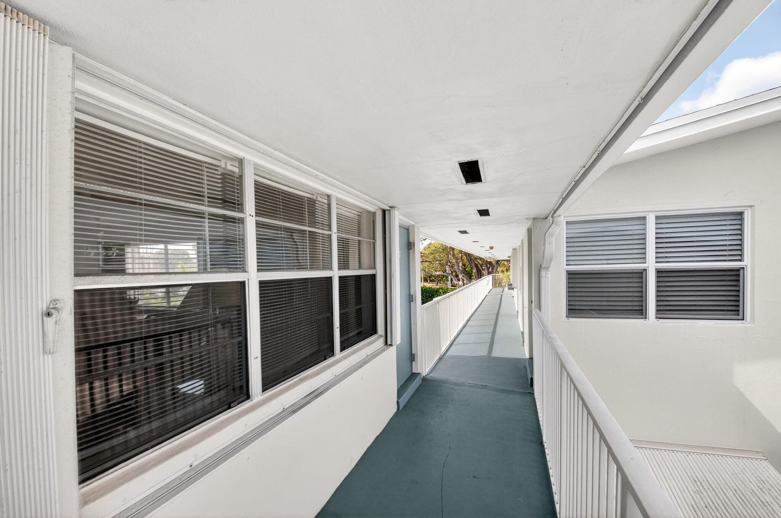 480 Horizon W 205, Boynton Beach, FL 33435 photo 27