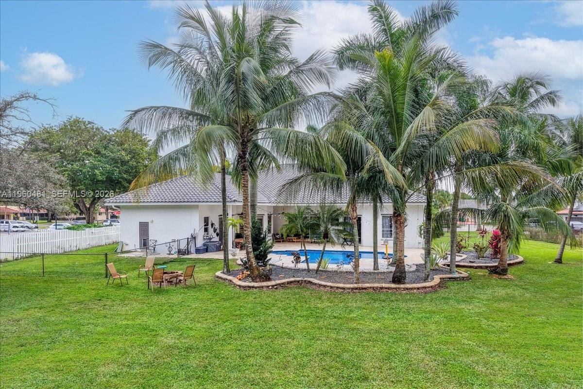 13801 Alexandria Court, Davie, FL 33325