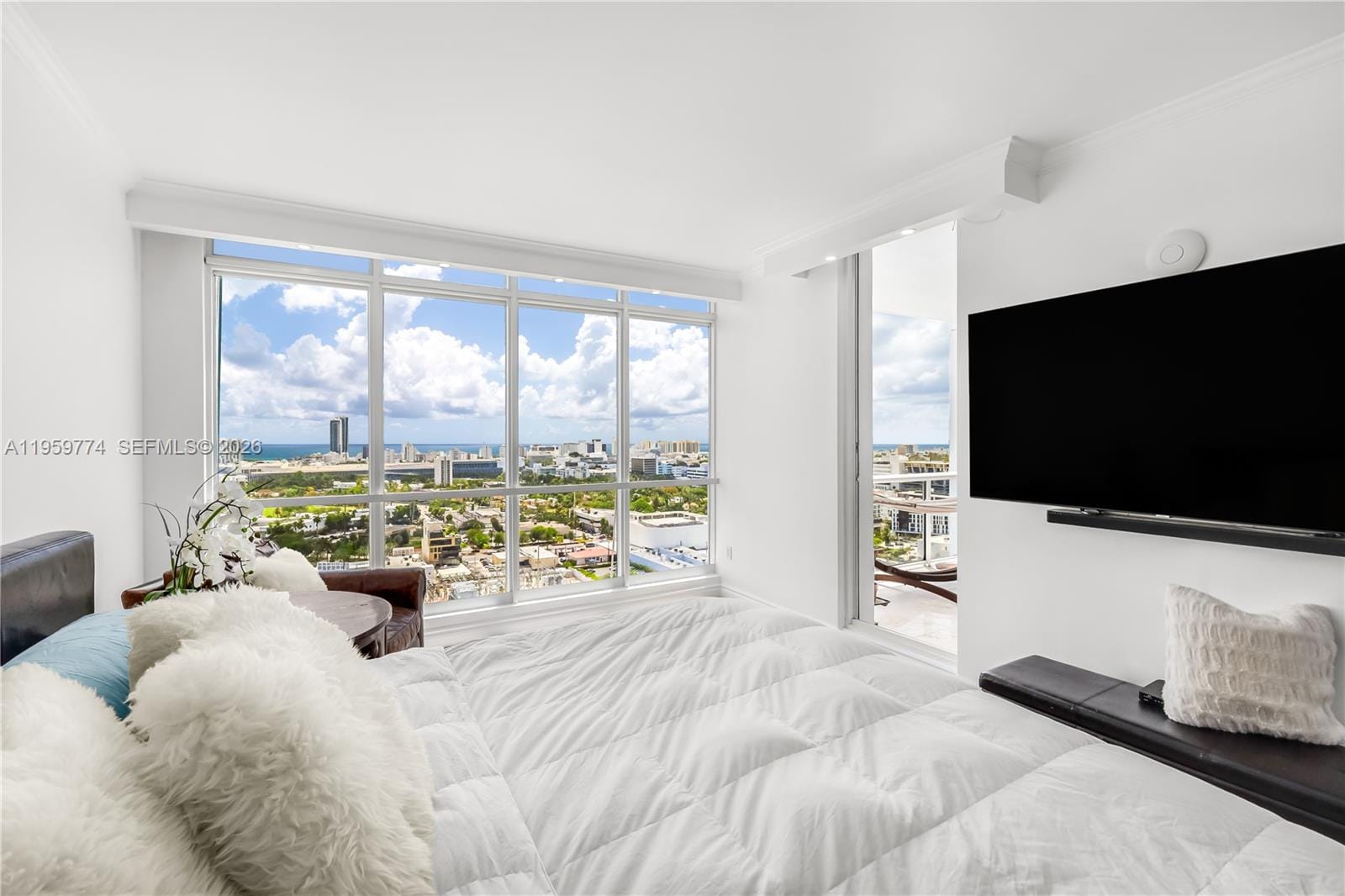 1900 Sunset Harbour Drive PH03 — photo 9