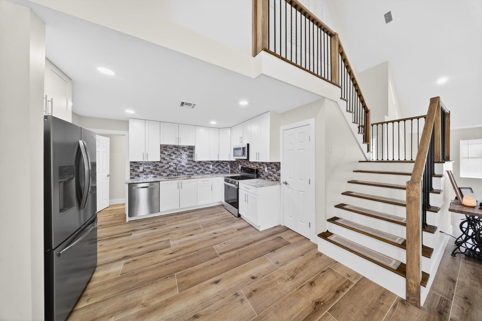 4581 SW Uleta Street — photo 9