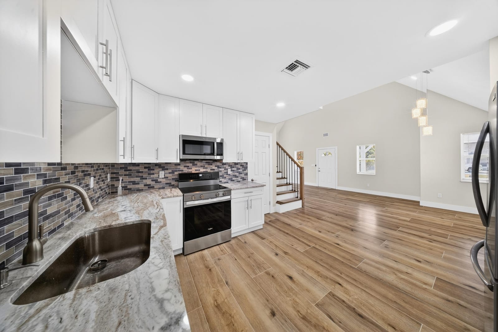 4581 SW Uleta Street — photo 10