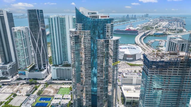 851 NE 1st Avenue 3512, sold in Paramount Miami Worldcenter, Miami, FL