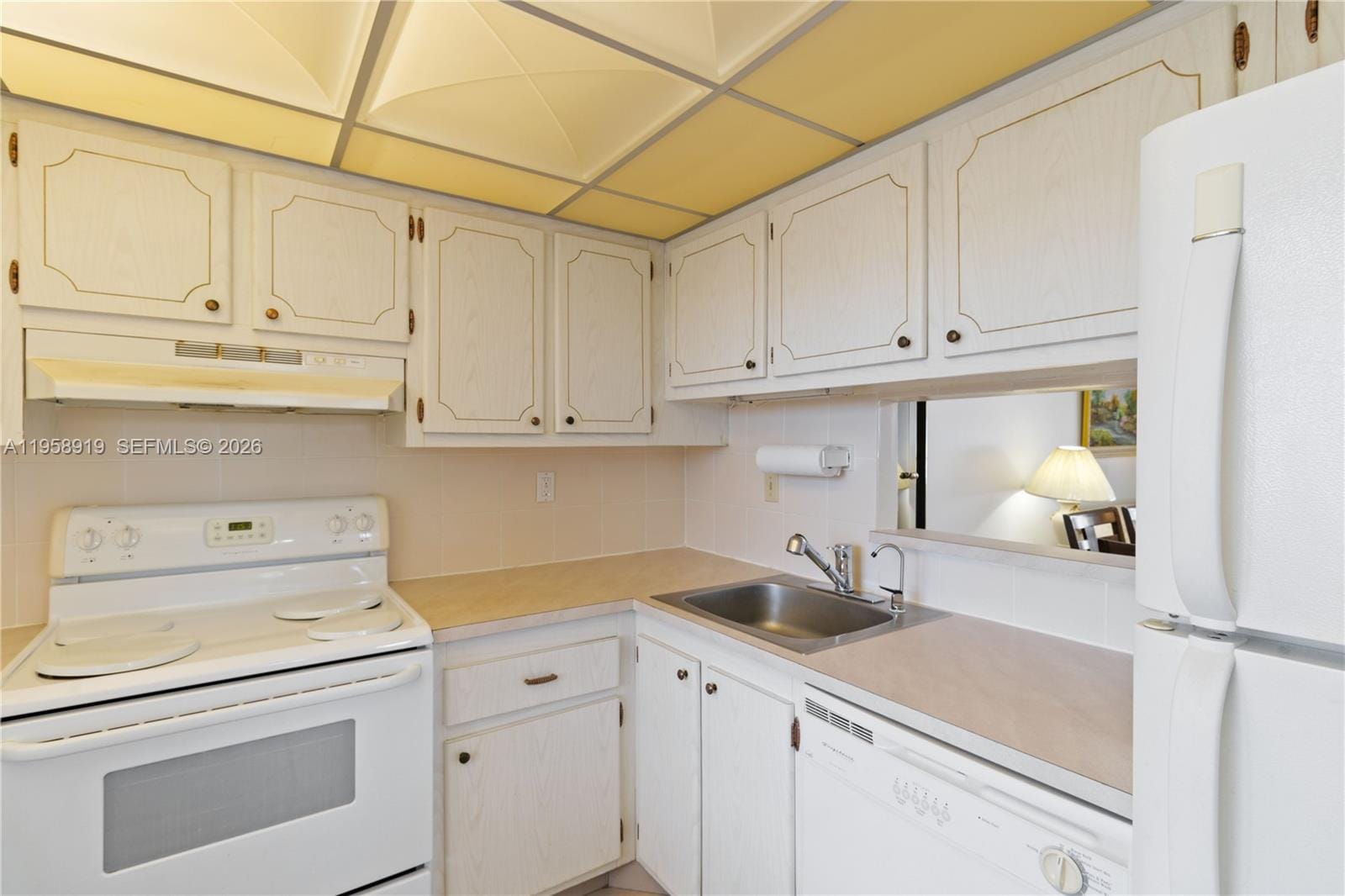 4850 NW 29th Court 423, Lauderdale Lakes, FL 33313 photo 4