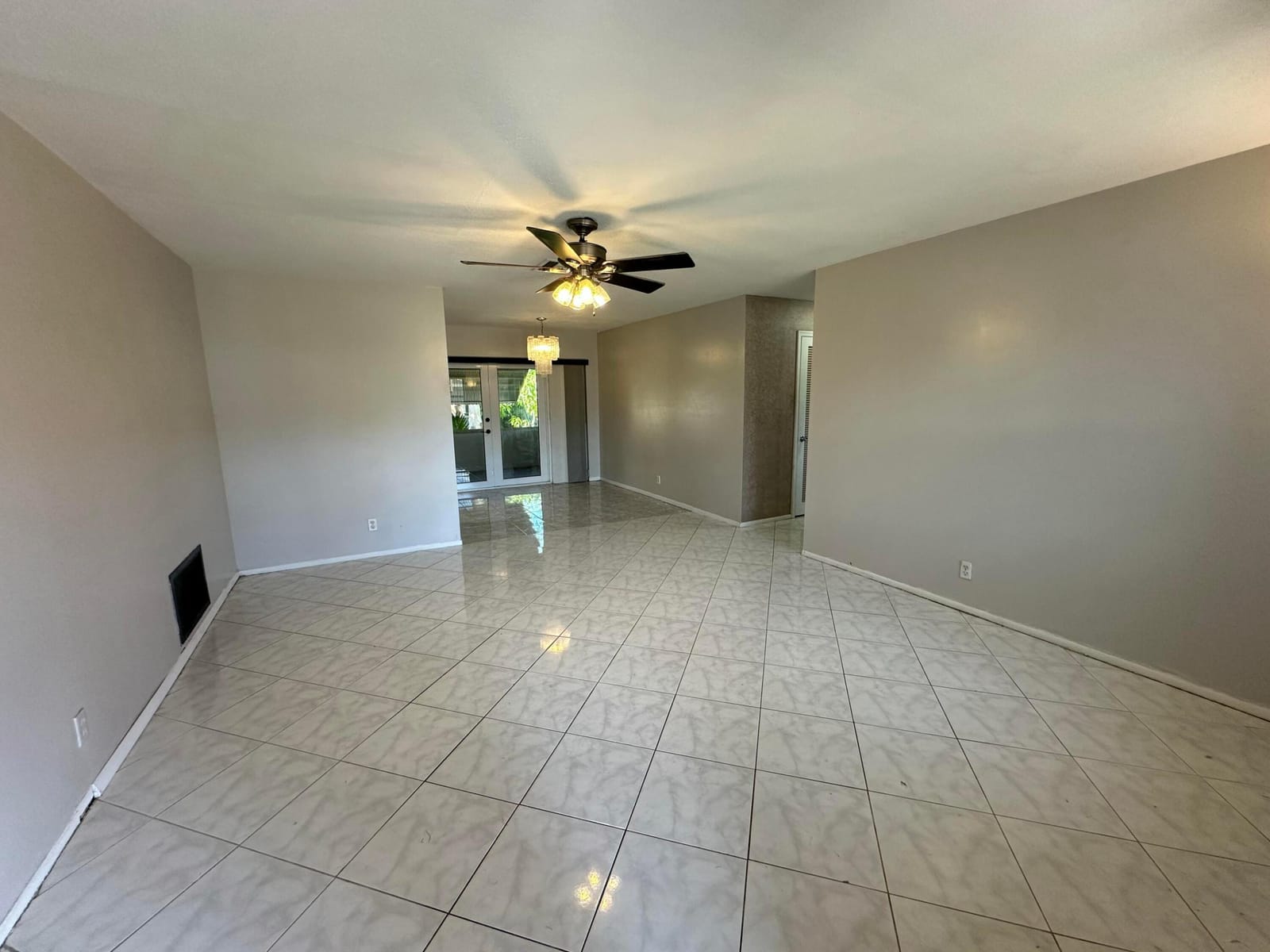 7105 NW 57th Court NW — photo 2