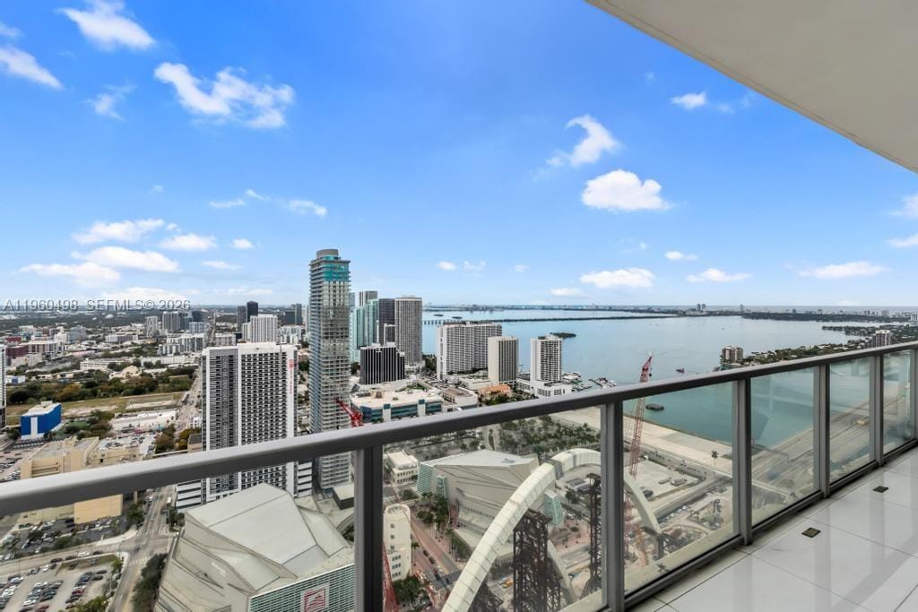 1100 Biscayne Boulevard 4907, Miami, FL 33132 photo 2