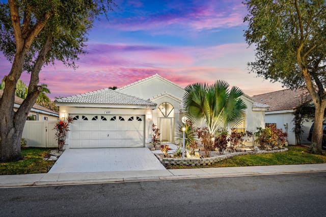 1077 Siena Oaks Circle E, sold in Siena Oaks, Palm Beach Gardens, FL