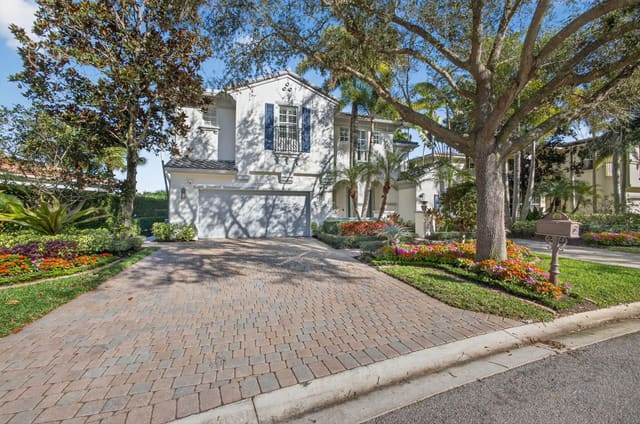 1028 Vintner Boulevard, Palm Beach Gardens, FL 33410