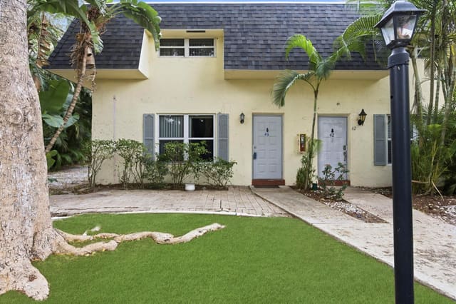 1945 NW 4th Avenue 43c, sold in Versailles Villas, Boca Raton, FL