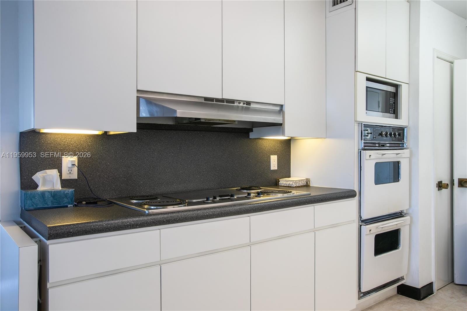 1800 NE 114th Street 1810 — photo 5