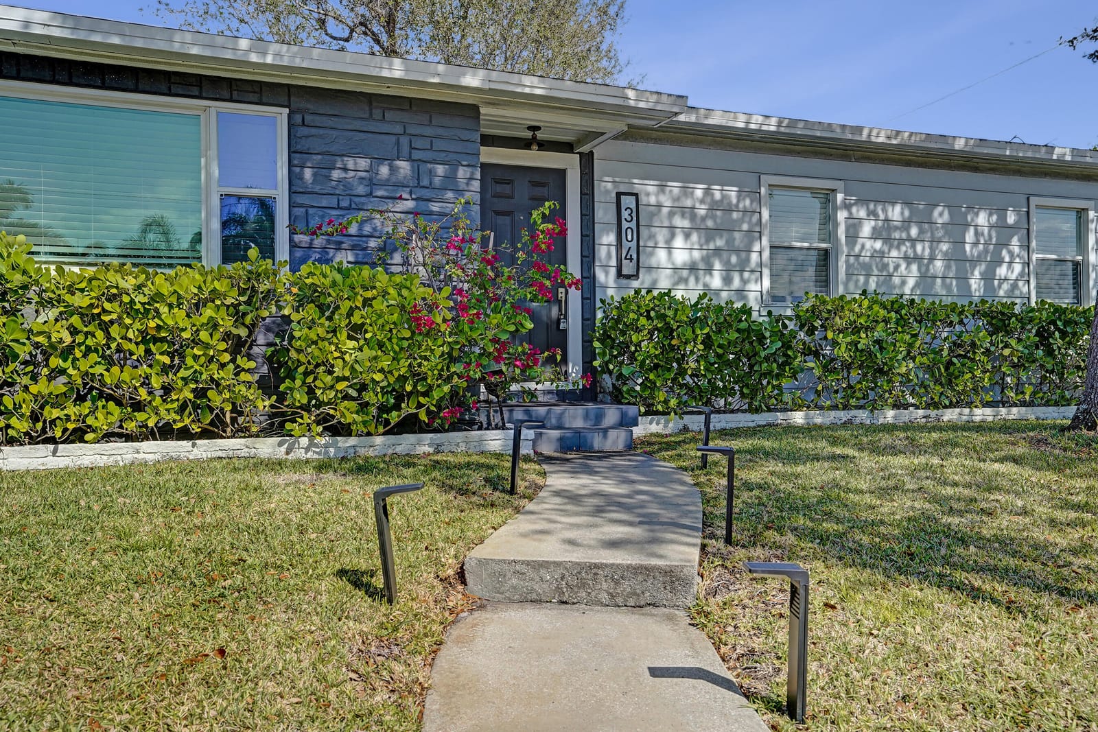 304 Wellesley Drive — photo 3