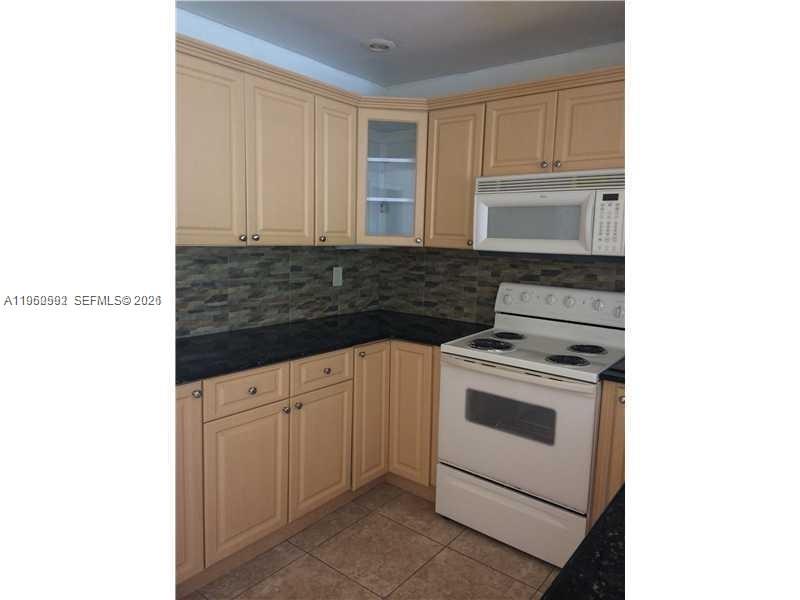 7732 Camino Real F220 F220, Miami, FL 33143, Miami
