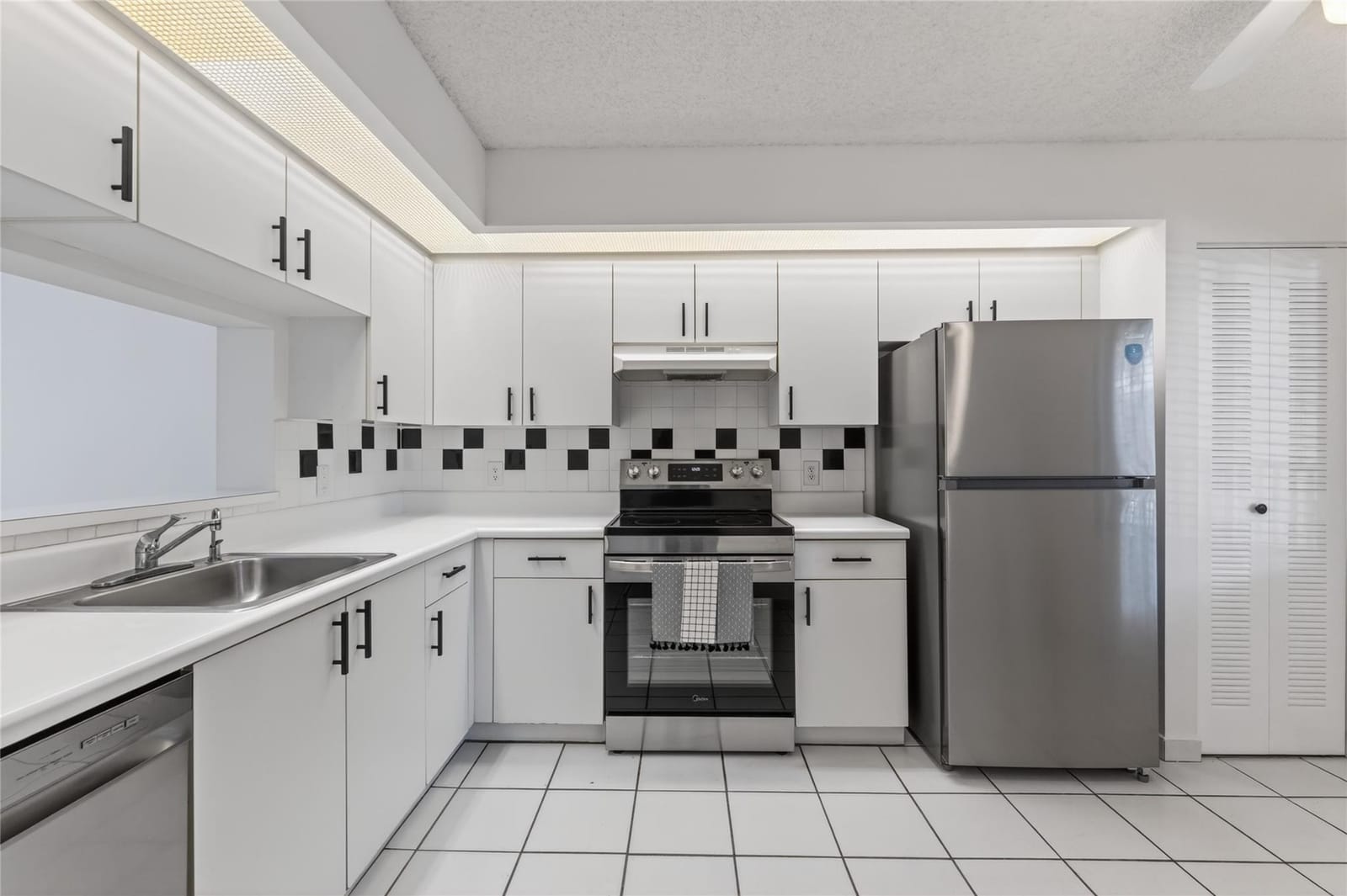 900 SW 142nd Avenue 213l — photo 12