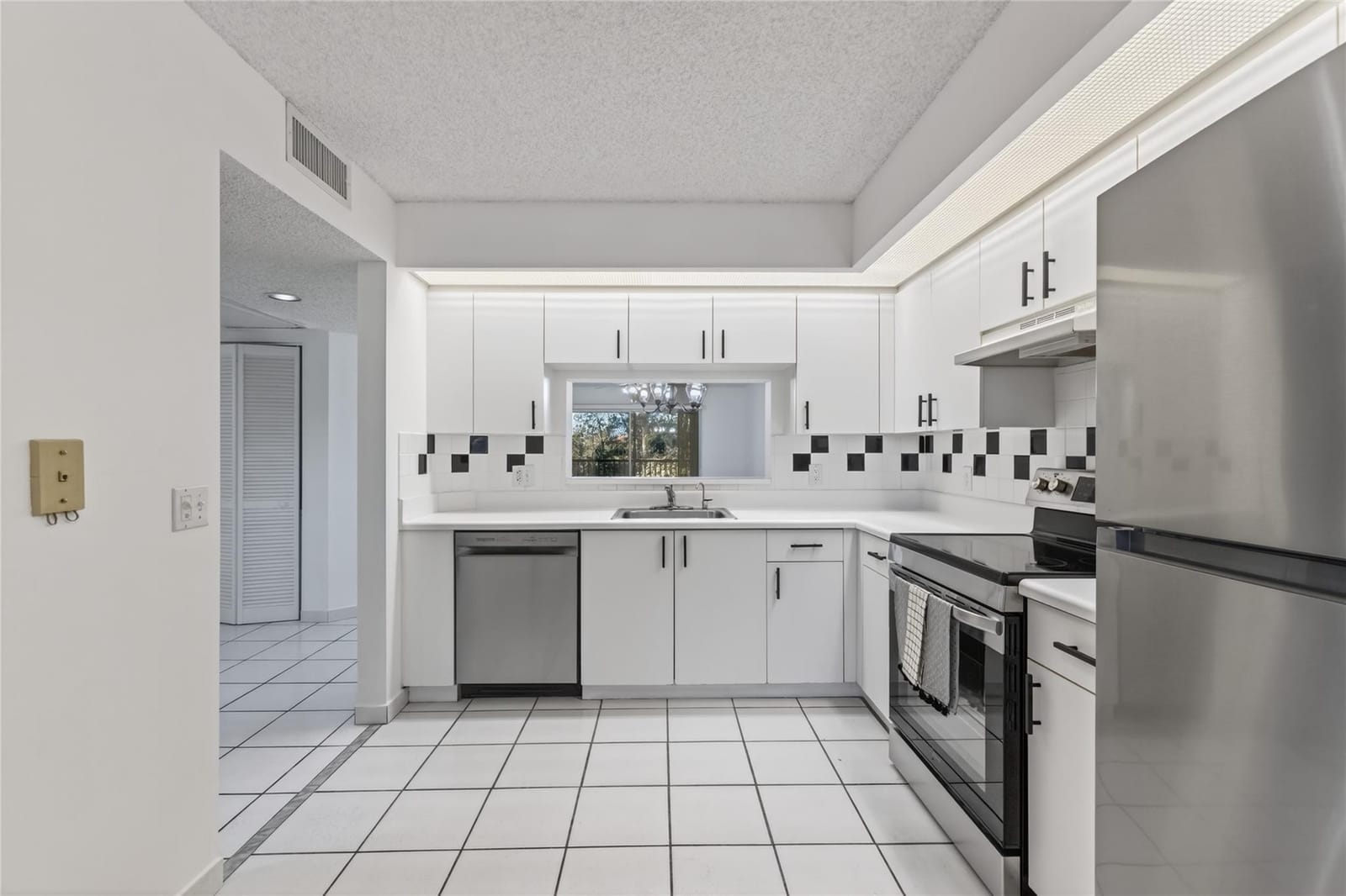 900 SW 142nd Avenue 213l, Pembroke Pines, FL 33027 photo 13