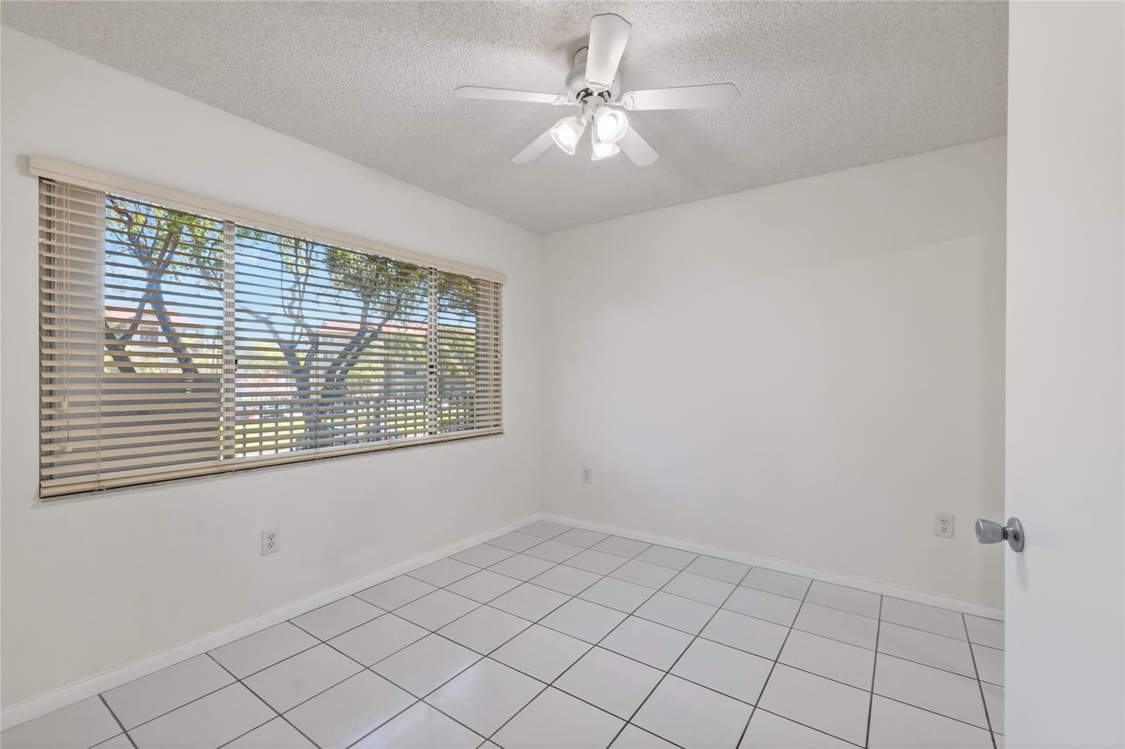 900 SW 142nd Avenue 213l, Pembroke Pines, FL 33027 photo 16