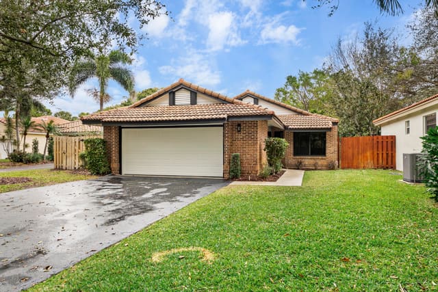 4165 NW 1st Court, sold in Windy Creek, Delray Beach, FL