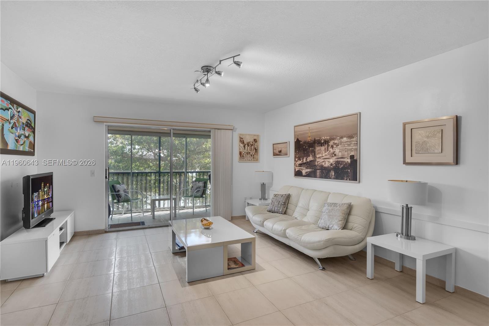 901 SW 141st Avenue 405M, Pembroke Pines, FL 33027 photo 5