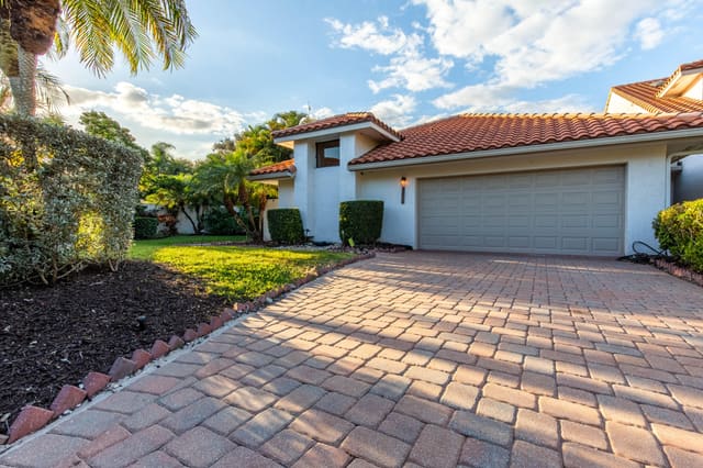 2451 Windsor Way Court, sold in Windsor Way 1, Wellington, FL