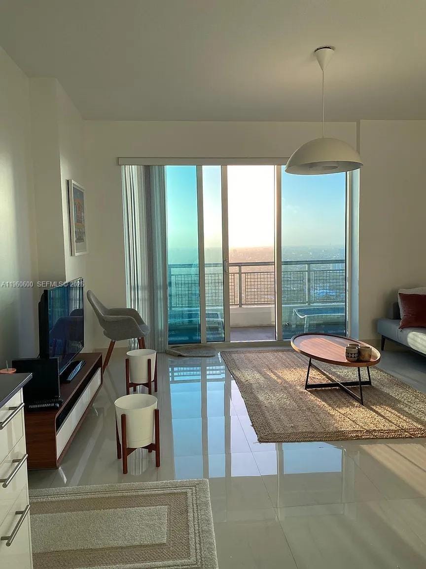 60 SW 13th Street 3405, Miami, FL 33130 photo 2