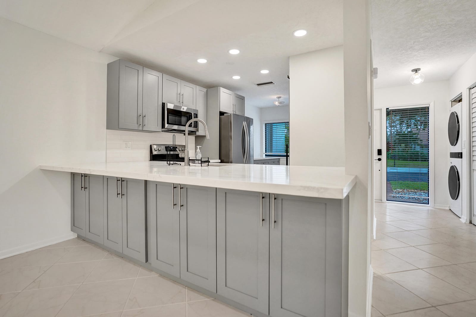 3817 Arelia Drive S — photo 2