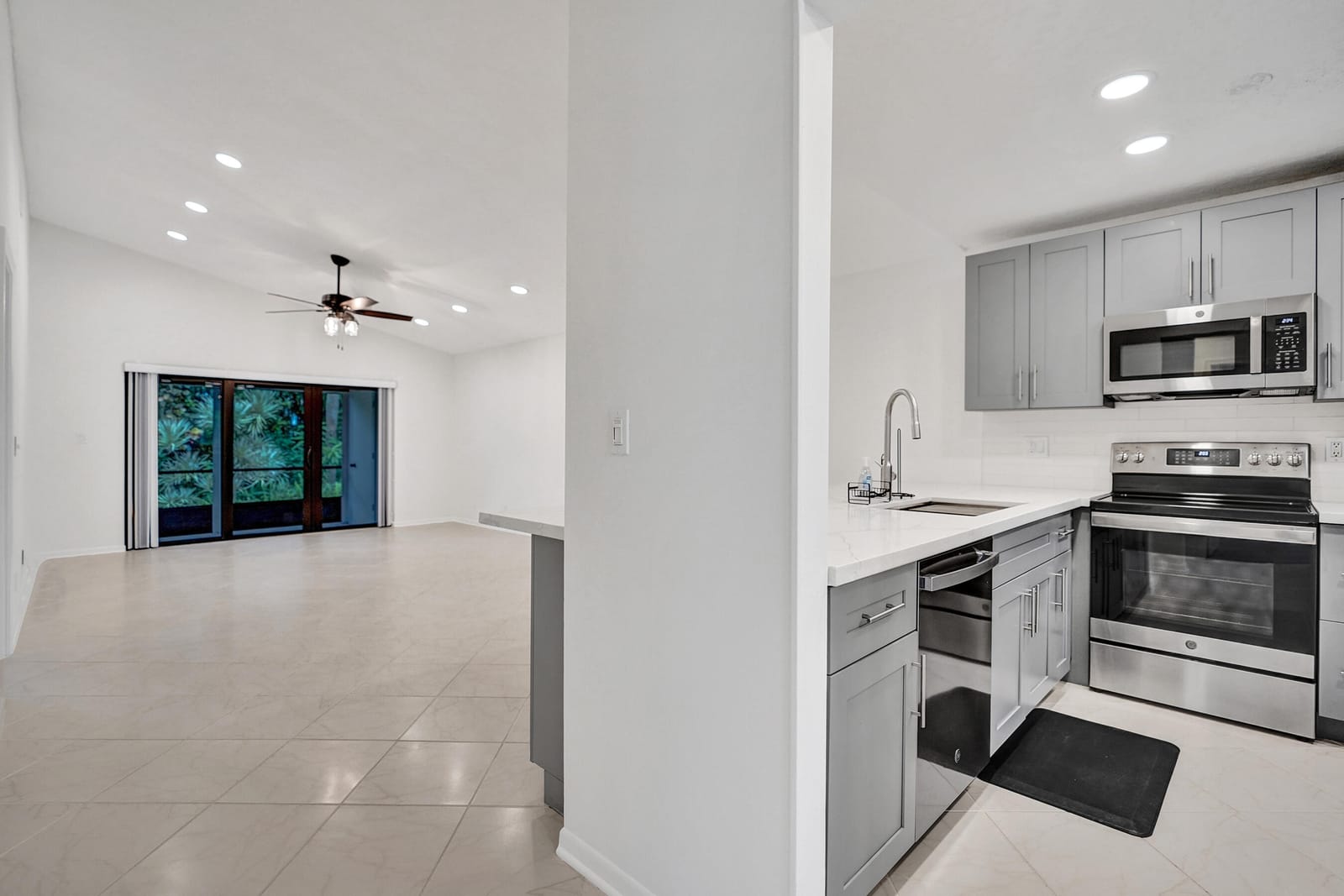 3817 Arelia Drive S, Delray Beach, FL 33445 photo 14
