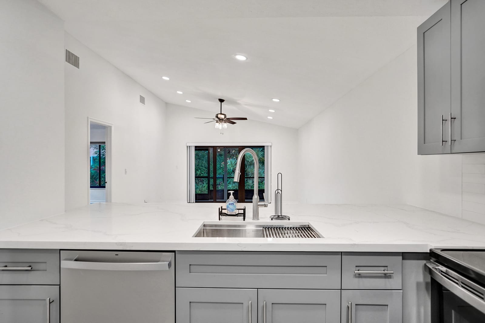 3817 Arelia Drive S — photo 3