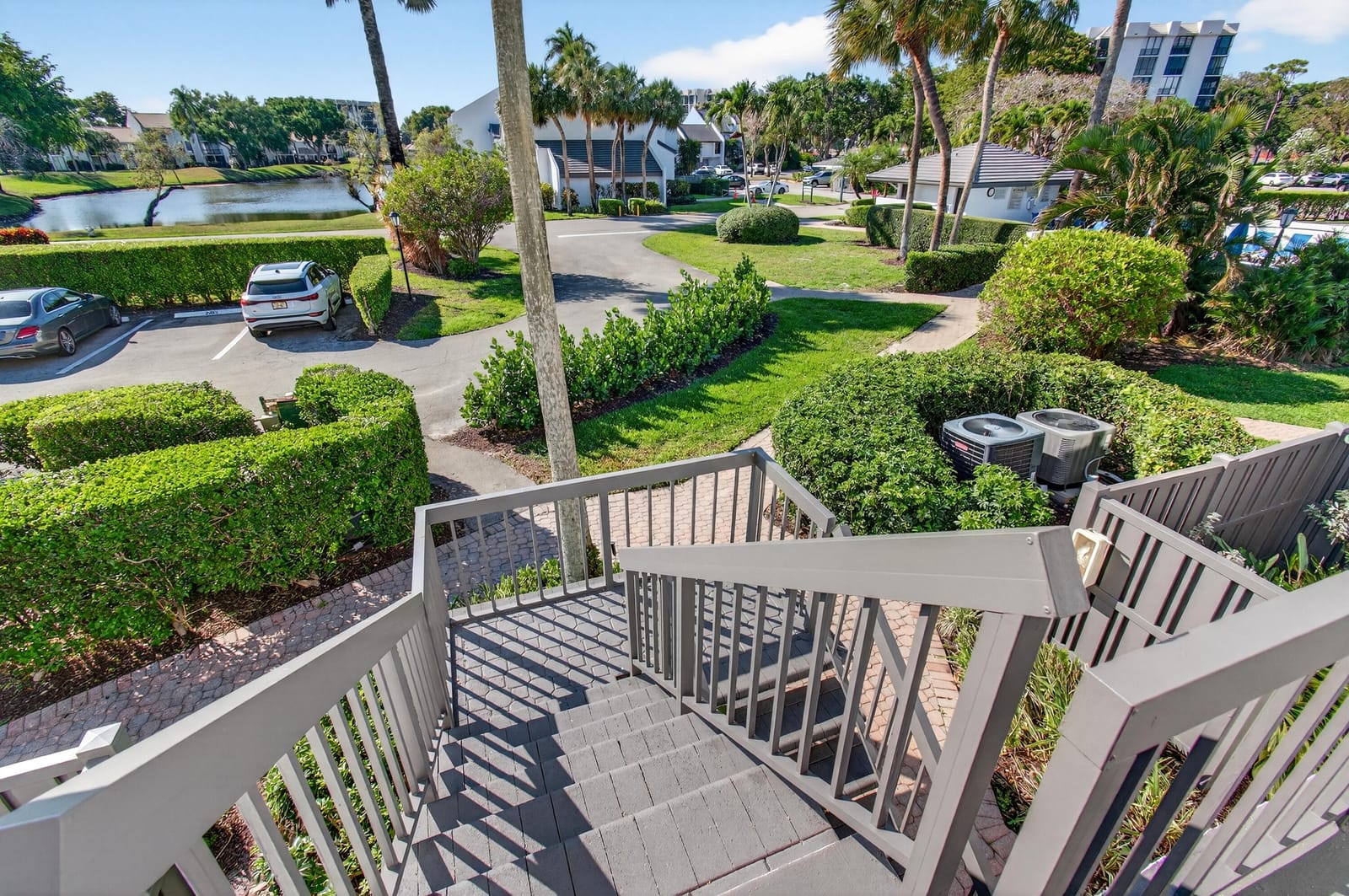 2303 Bridgewood Drive 2303 — photo 3