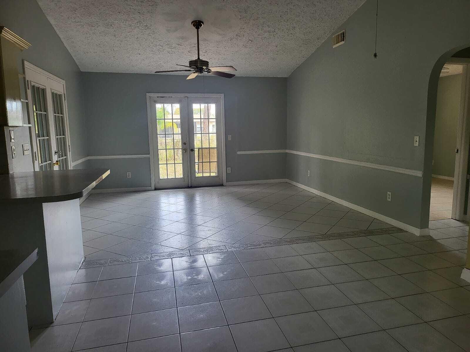 349 SE Fallon Drive — photo 5