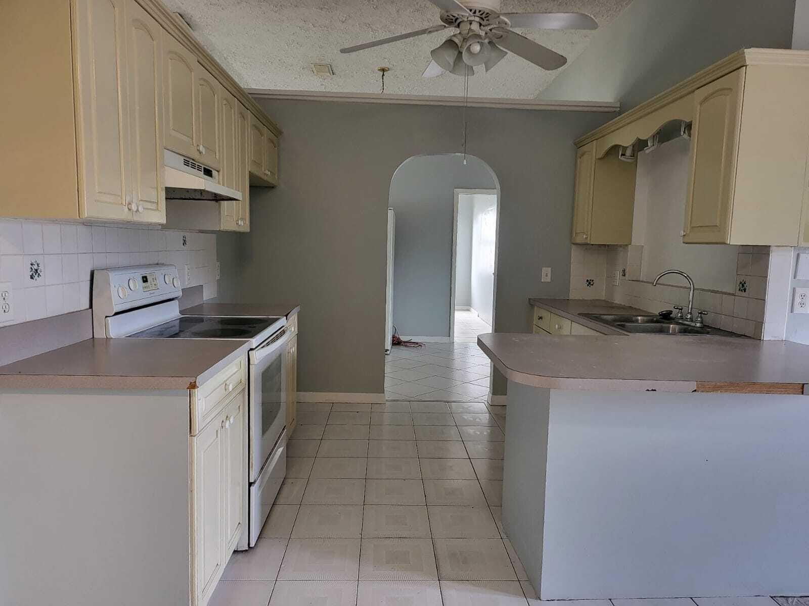 349 SE Fallon Drive — photo 8
