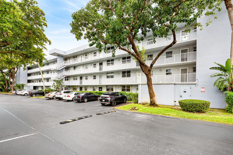 109 Royal Park Drive 3b, Oakland Park, FL 33309, Oakland Park
