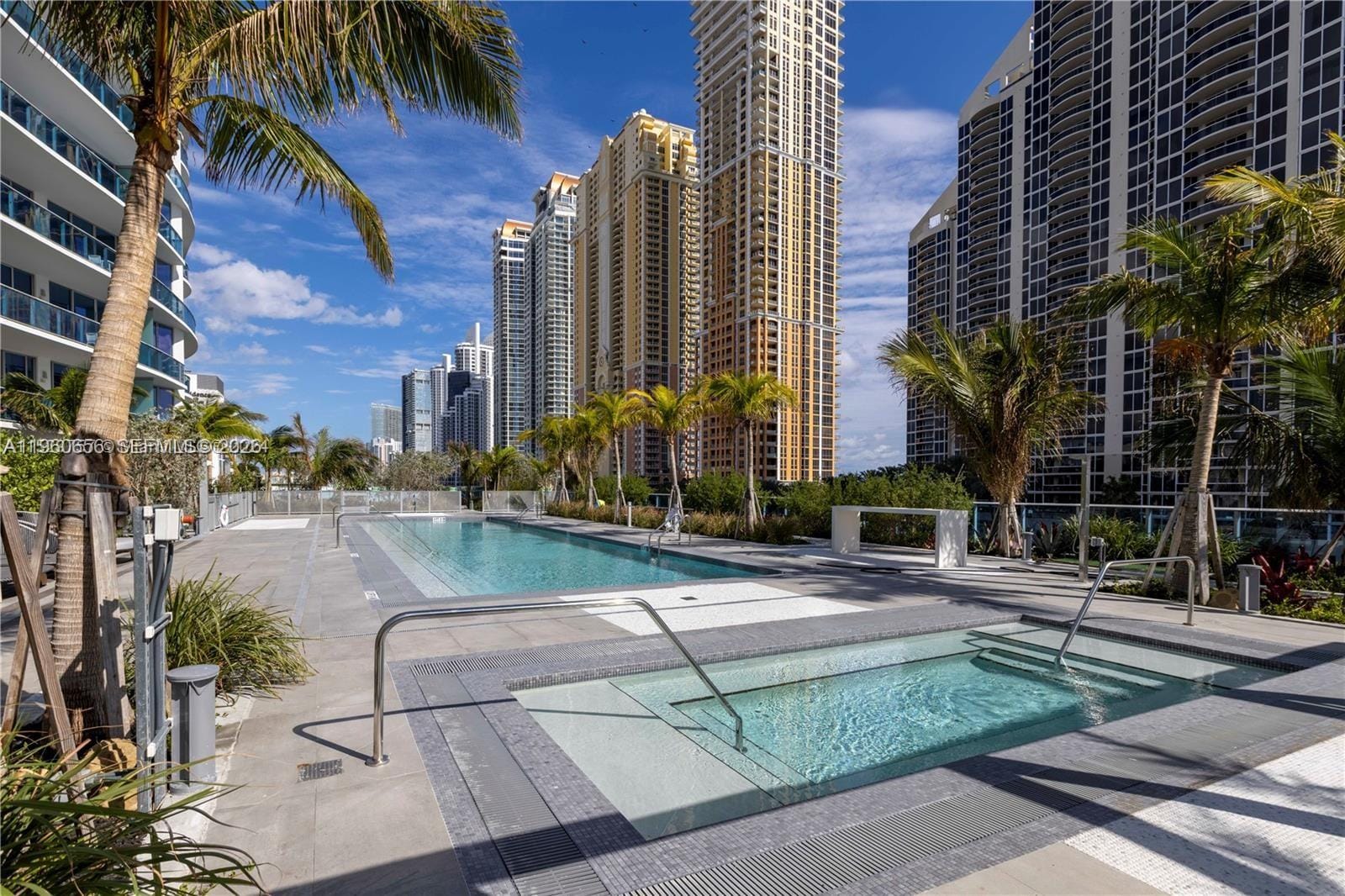 17550 Collins Avenue 505 — photo 4