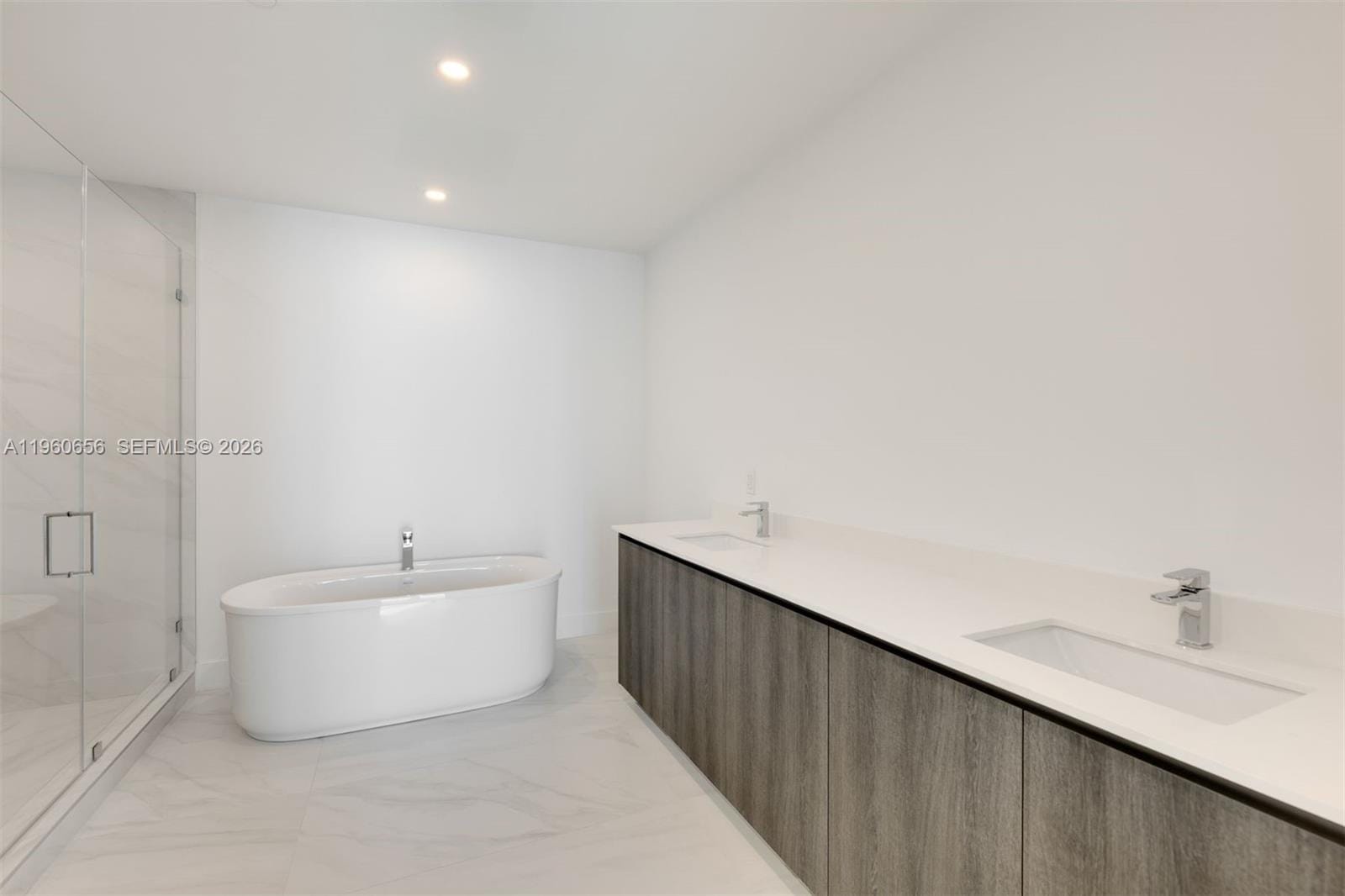 17550 Collins Avenue 505 — photo 10
