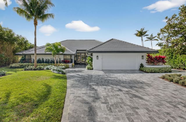 17829 Scarsdale Way, sold in St Andrews Country Club, Boca Raton, FL