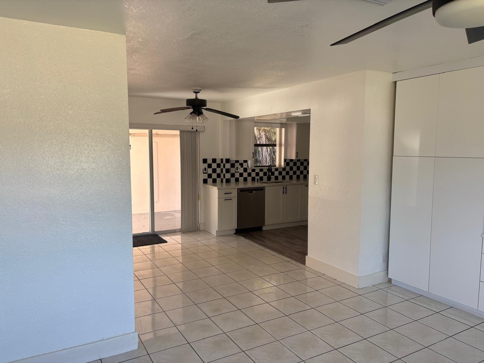 830 NE 50th Court, Deerfield Beach, FL 33064 photo 4