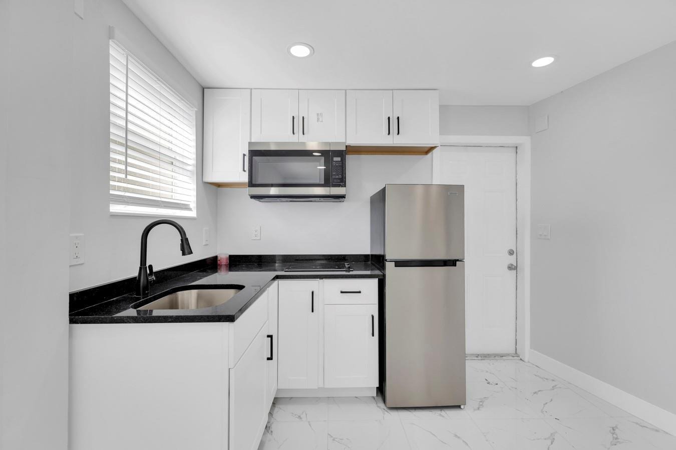 851 NW 4th Avenue — photo 6
