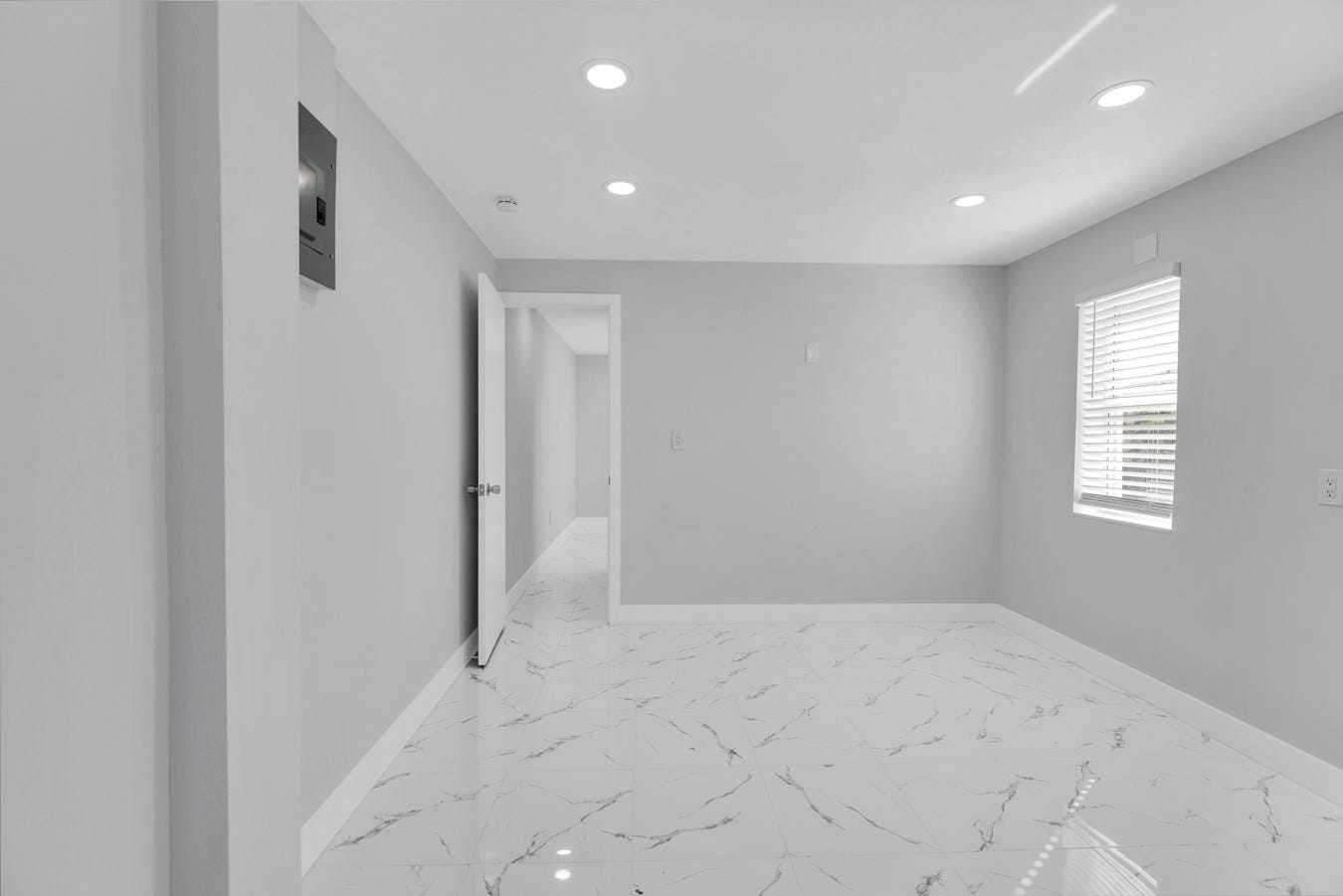 851 NW 4th Avenue — photo 8