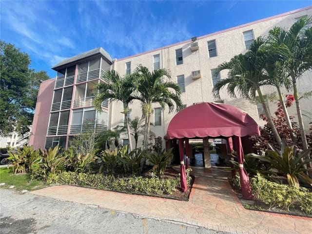 2800 NW 56th Avenue G-301, sold in Brookfield Square Condo, Lauderhill, FL