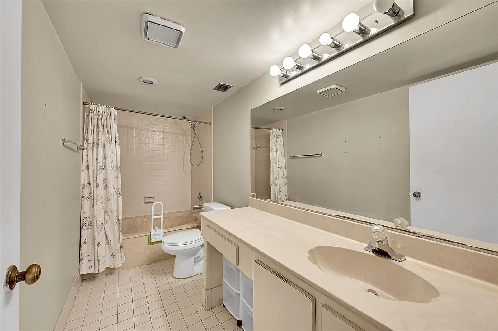 2206 S Cypress Bend Drive 102, Pompano Beach, FL 33069 photo 18