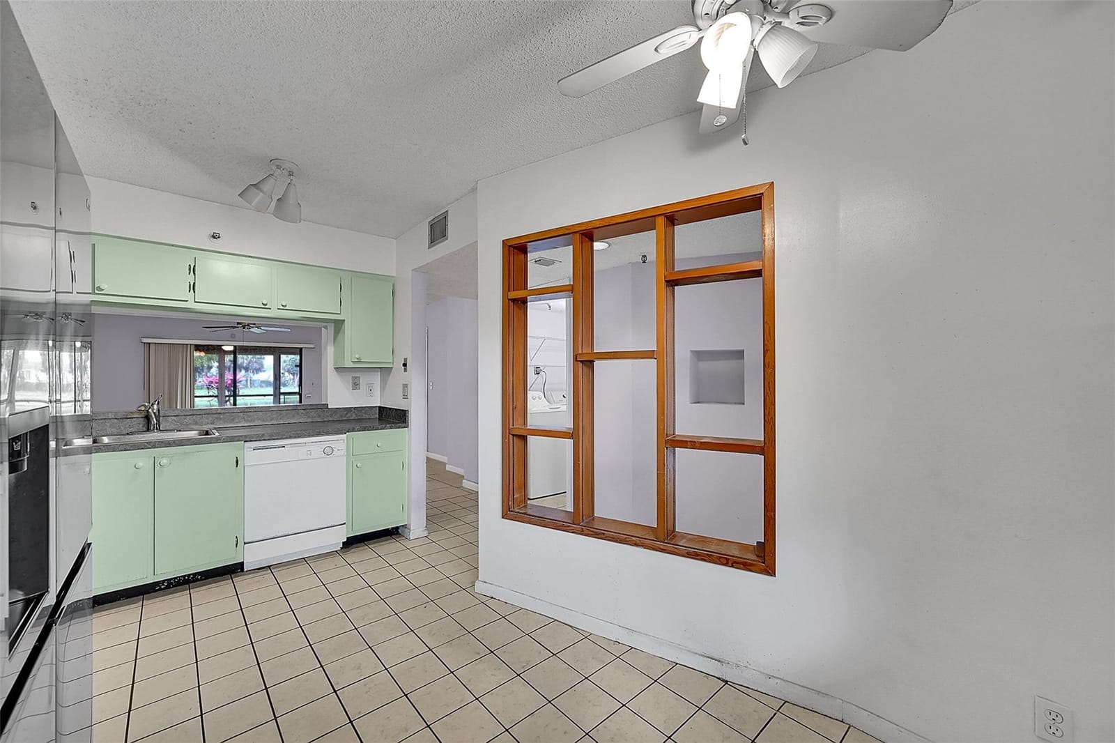 2206 S Cypress Bend Drive 102 — photo 10