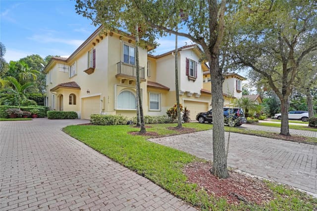 5715 NW 119th Terrace, Coral Springs, FL 33076