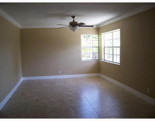 711 Fernwood Drive — photo 3