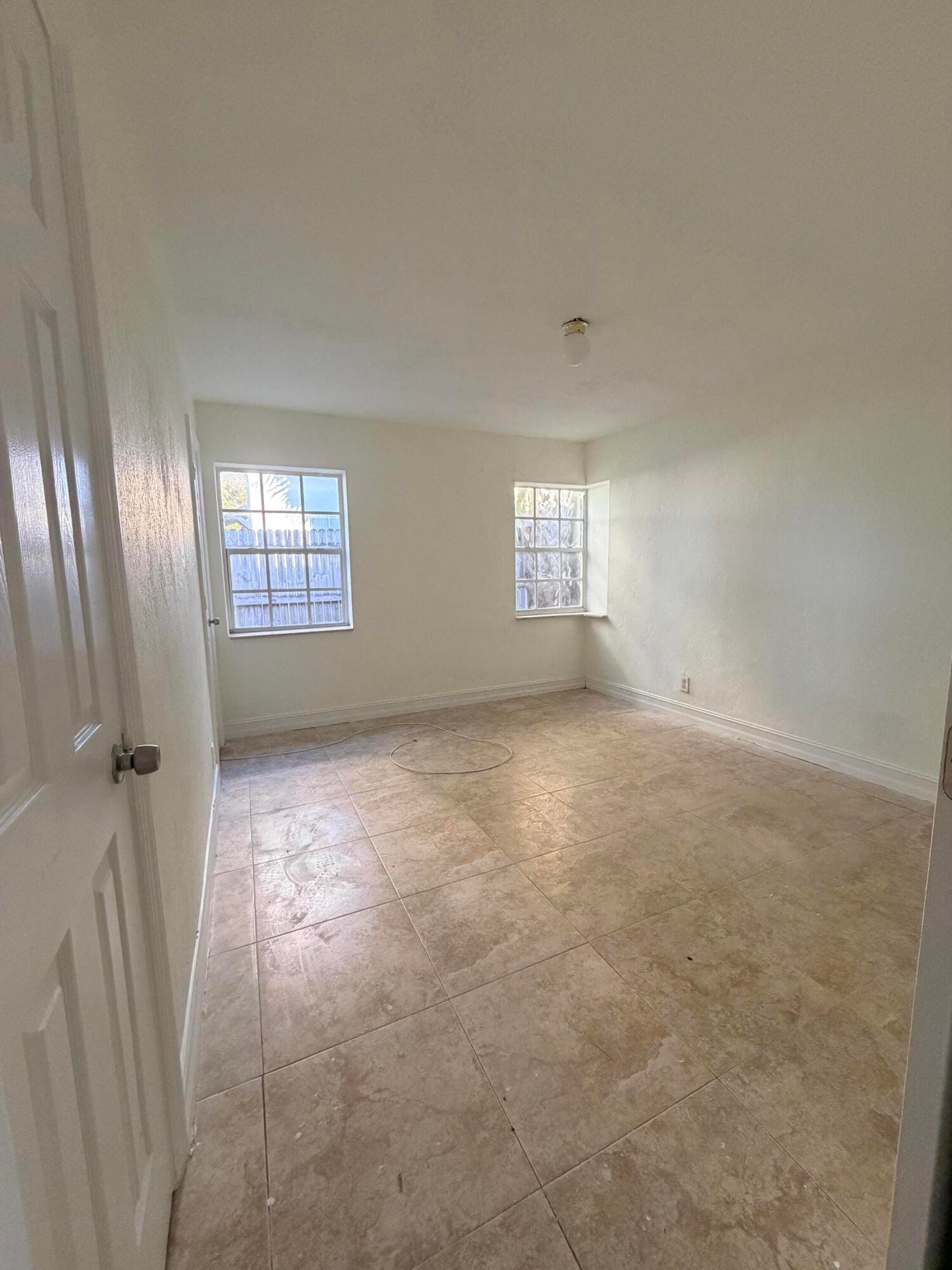 711 Fernwood Drive — photo 9