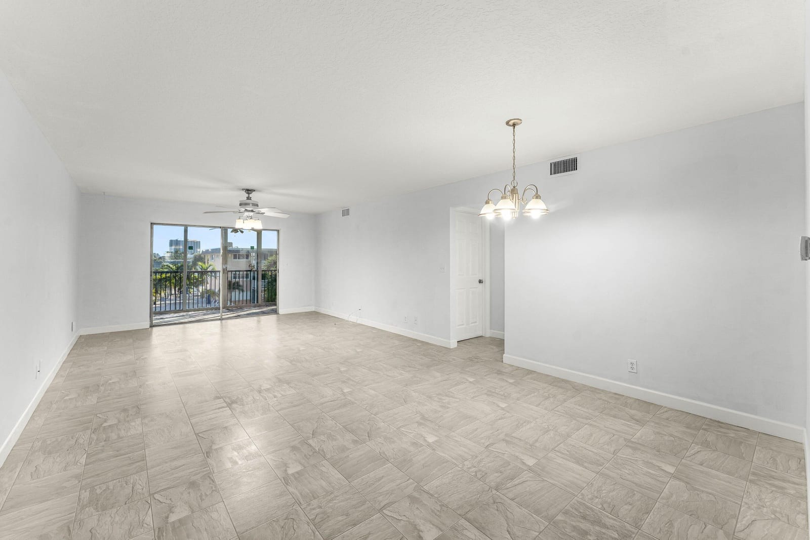 124 Shore Court 303, North Palm Beach, FL 33408 photo 2
