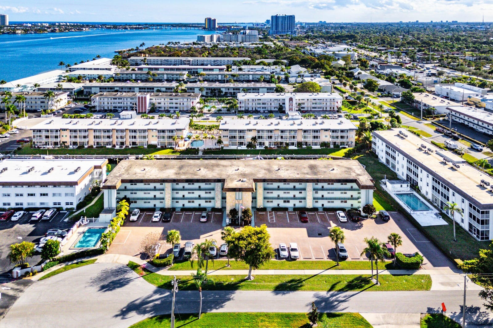 124 Shore Court 303, North Palm Beach, FL 33408 photo 26