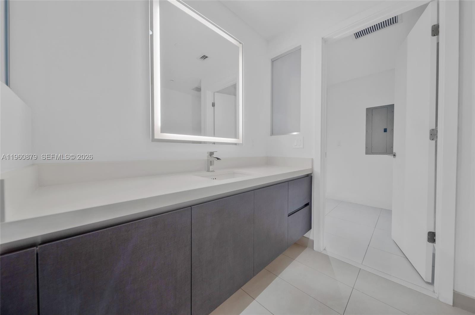 851 NE 1st Avenue 204, Miami, FL 33132 photo 18